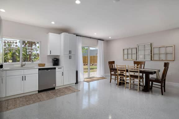 887 Casa Ybel Unit B