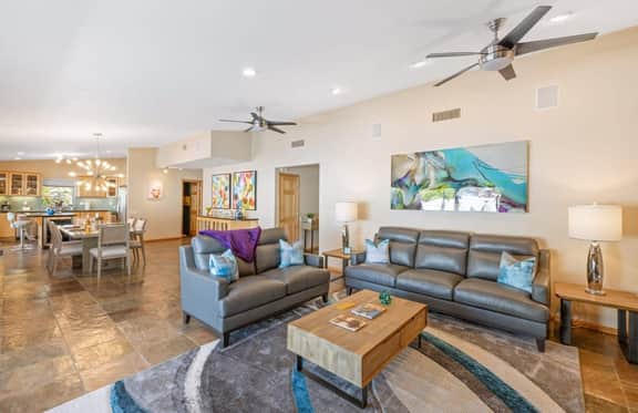 3112 E San Martin