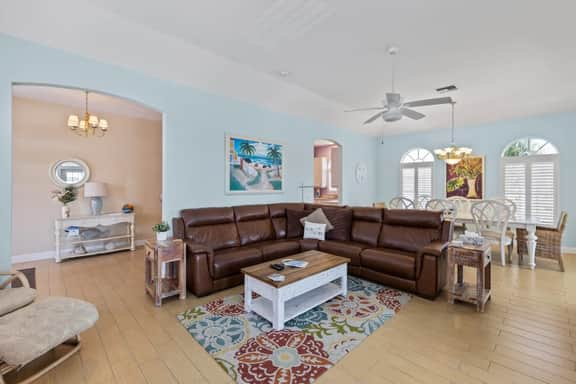 144 Mango St