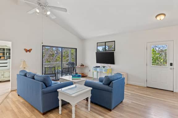 17101 Guest House