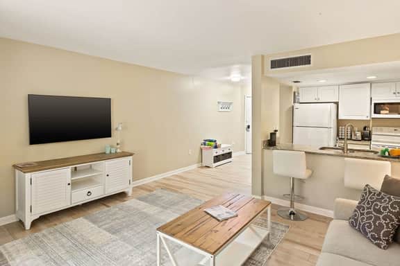 SS Tennis Villa 3212